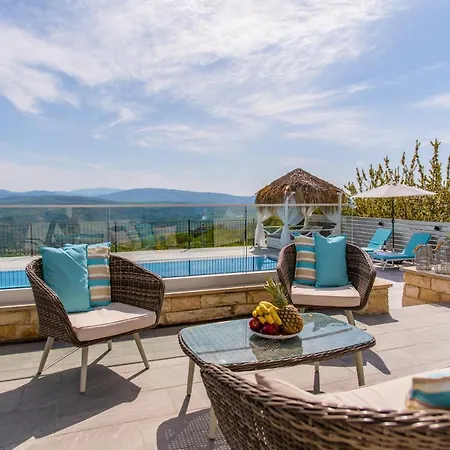 Villa Alkiviades Theletra