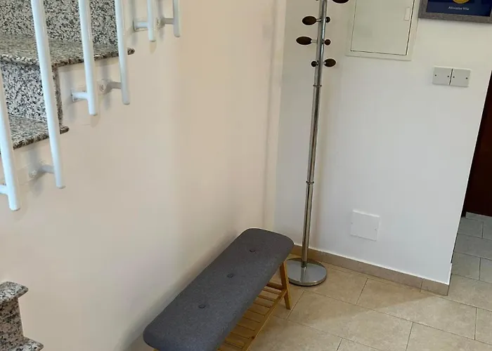 Alkiviades Vilă Theletra