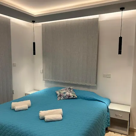 فيلة Alkiviades Theletra